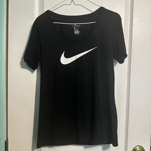 🩷Black Nike T-shirt